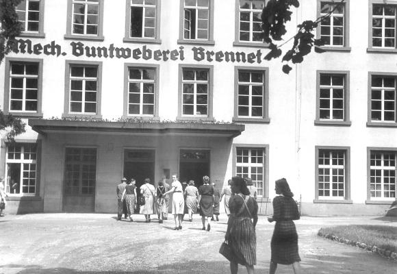 Eingang Verwaltungsgebäude von Brennet, 1941